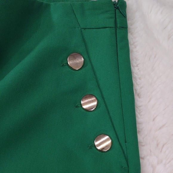 ZARA High Waisted Green Women's Shorts with Button Detail - Picture 11 of 16